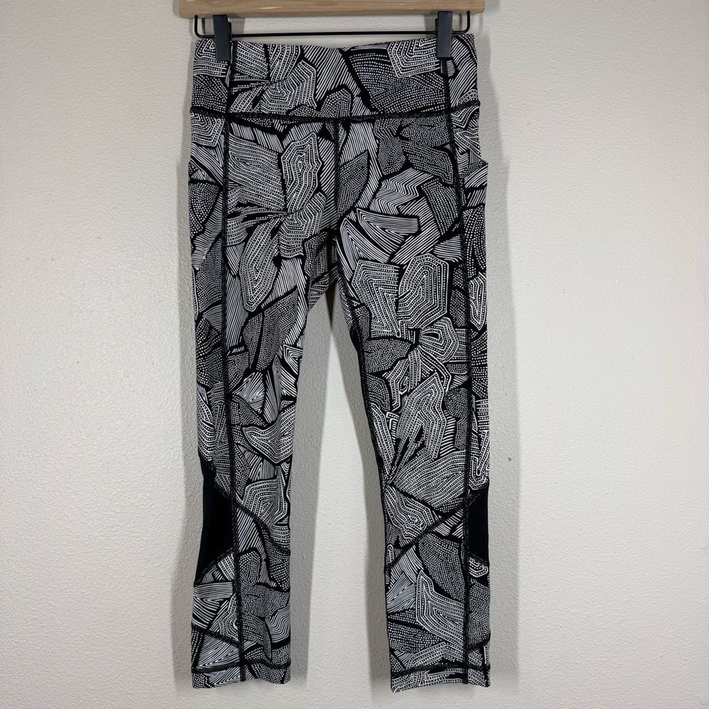 Lululemon Women's Goal Crusher 7/8 Tights Leggings Dottie Tribe White Black 4